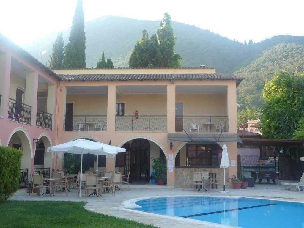 Hotel de apartamente Annaliza Ipsos